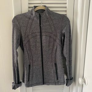 Lulu lemon jacket. Size 6- however not shown anywhere.